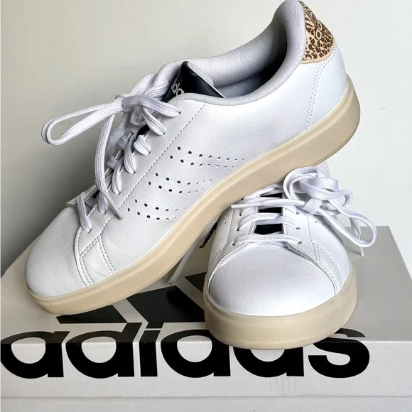 NWT Adidas women’s advantage 2.0 sneaker with cloud foam inserts size 7 - Picture 2 of 8